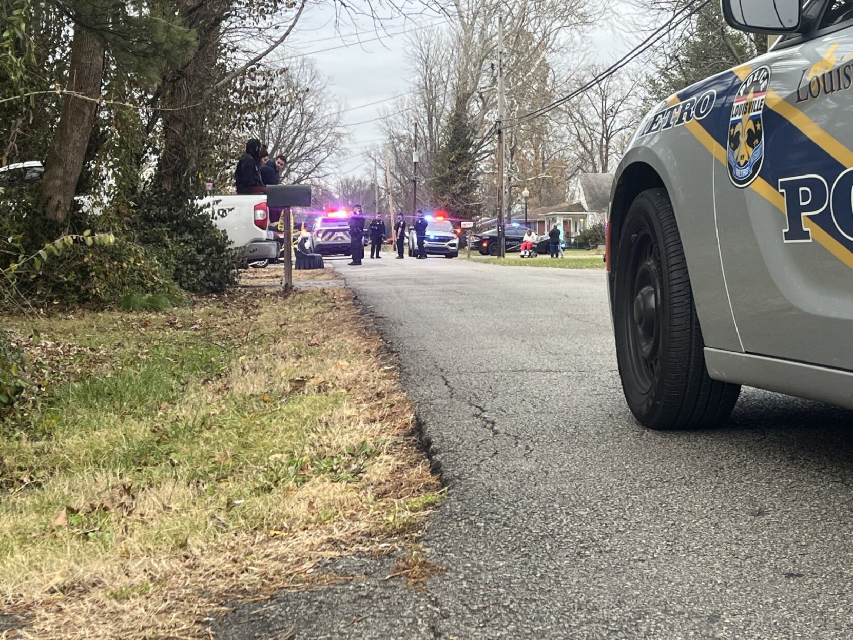 Woman dies after shooting in Okolona near Preston Highway, Louisville police say